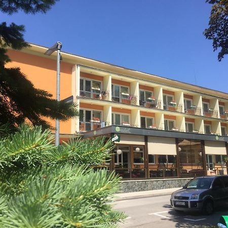 Hotel Rezident Turčianske Teplice Buitenkant foto