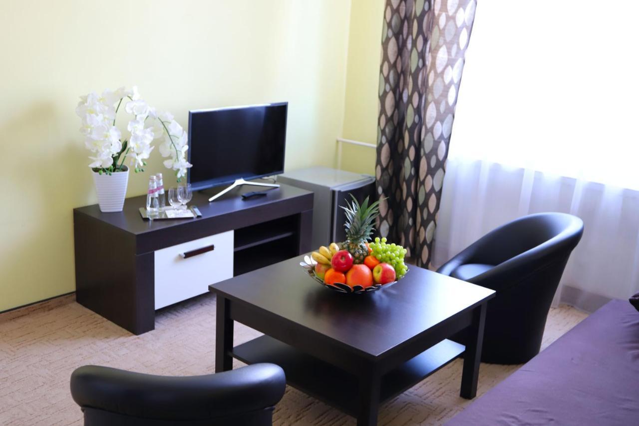 Hotel Rezident Turčianske Teplice Buitenkant foto
