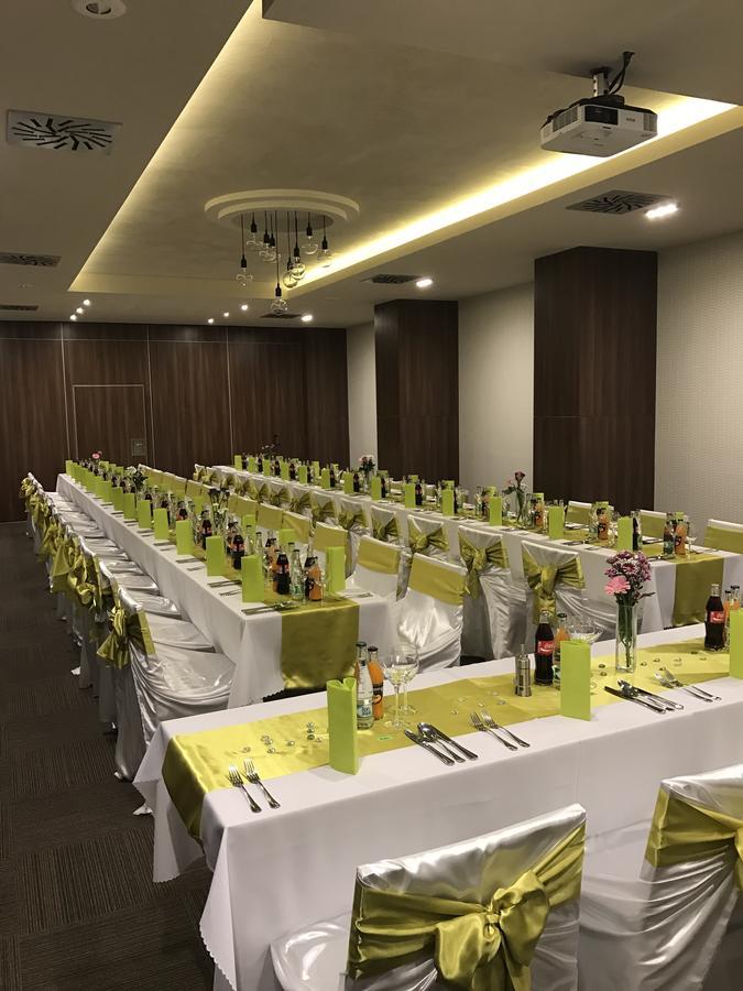 Hotel Rezident Turčianske Teplice Buitenkant foto
