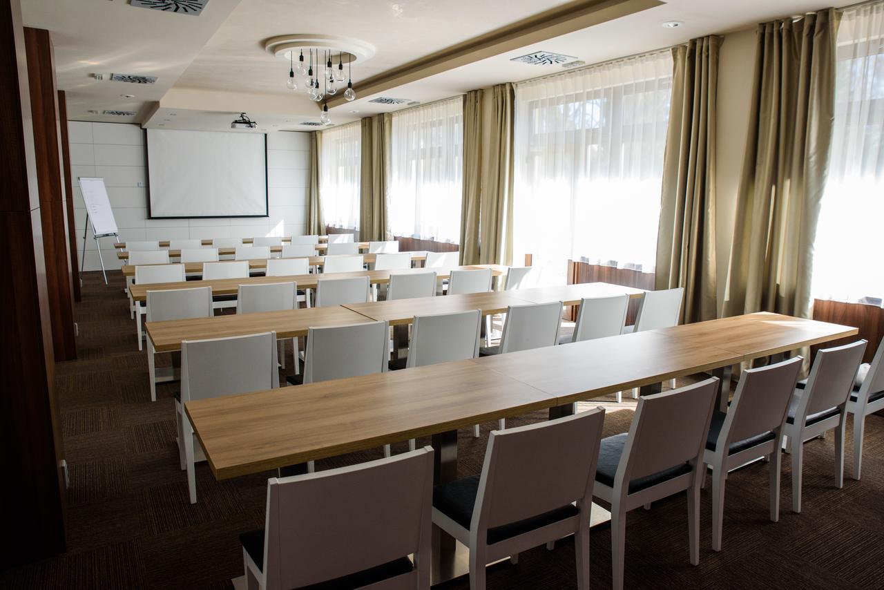 Hotel Rezident Turčianske Teplice Buitenkant foto