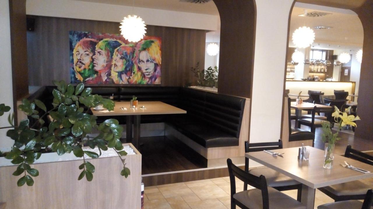 Hotel Rezident Turčianske Teplice Buitenkant foto